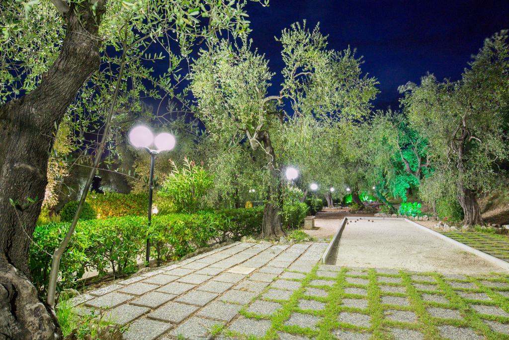 Residence Valleverde Vieste Bagian luar foto